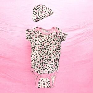 Gerber Baby Leopard Print One-Piece with Hat - Pink